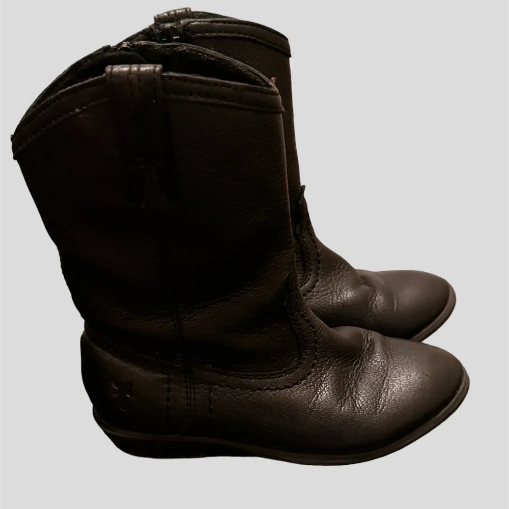 Frye size 10 black boots carson pull on 97801